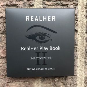 RealHer shadow palette